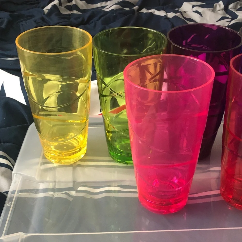 Multicolor Acrylic Drinking Glasses - Set of 8 ❣️Ship Alone❣️